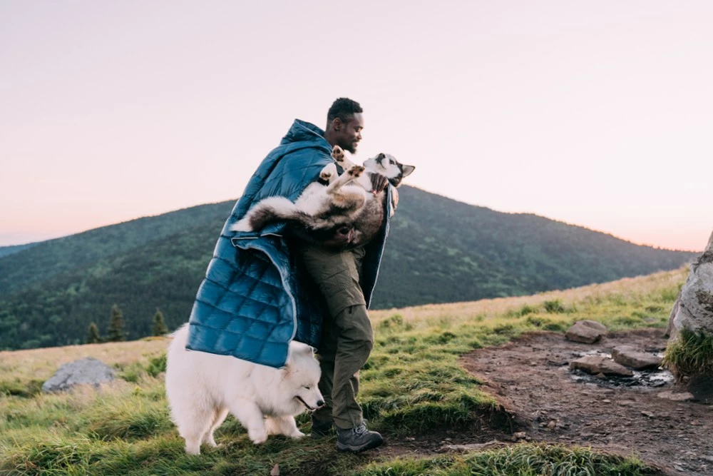 Rumpl Featherlite Down Puffy Blanket - Deep Royal 12 Rumpl Featherlite Down Puffy Blanket - Deep Royal - Image 10