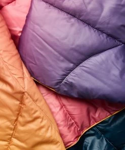 Rumpl NanoLoft Puffy Travel Blanket -Cheap Sleeping Bags Store d3fdfbb3 84b1 4a41 9372 aec22f71c418